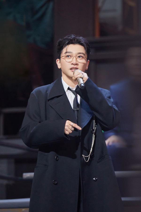 1699842685559539.jpg 苏有朋助阵《披荆斩棘3》总决赛 双11惊喜夜再唱金曲掀青春记忆 (2).jpg